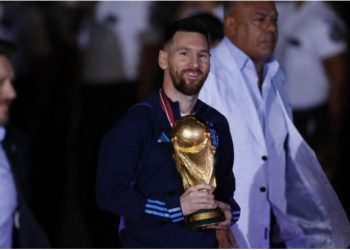 Argjentina mbërrin në shtëpi, kampionët e botës priten si heronj