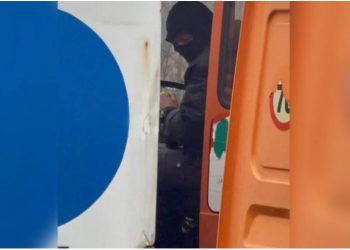 FOTO/ Ç’po ndodh në Veri? Në kamionë persona të maskuar