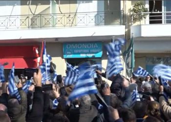 “Greqi, na mbulo dhe ne”, Mitsotakis pritet me brohorima në Himarë