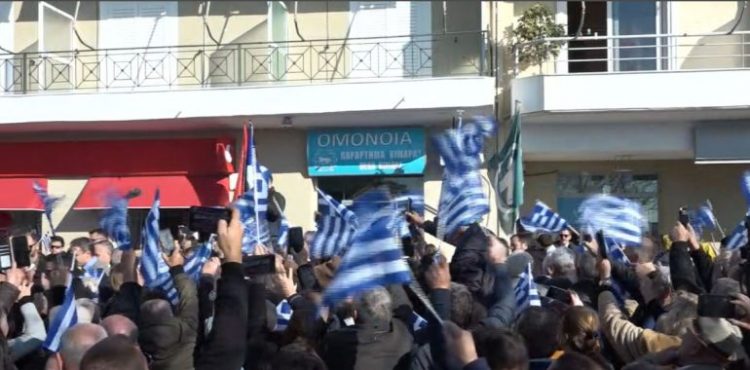 “Greqi, na mbulo dhe ne”, Mitsotakis pritet me brohorima në Himarë