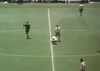 VIDEO – U përkul për të lidhur këpucët, Pele mori 120 mijë $