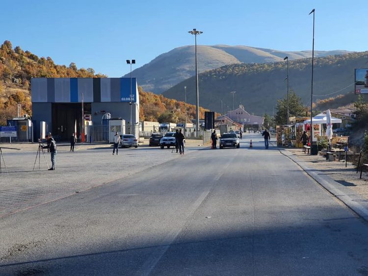 Bllokohet pika e kalimit Kufitar në Përmet