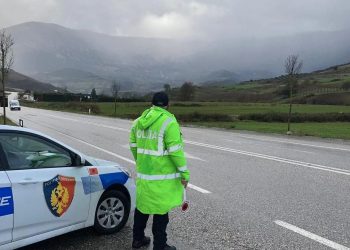 “Respektoni rregullat”/ Moti i keq, policia apel shoferëve