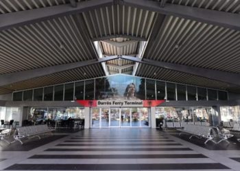 Çfarë ndodhi? Arrestohet një vajzë në Portin e Durrësit