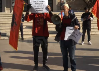 Protestë para ambasadës serbe: Ndalni provokimet në Kosovë