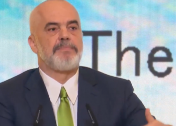 Mbështet Kosovën apo Serbinë? Rama komenton tensionet në veri