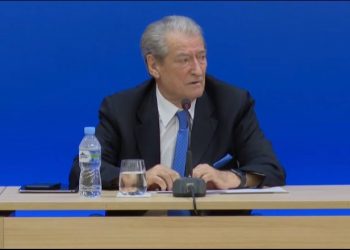 Shembja e pallatit, Berisha: Dëshpëruan familjet në prag festash