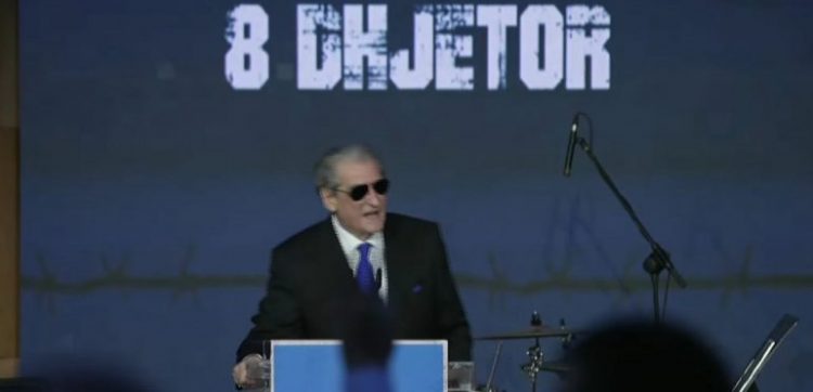 “Edi Rama bir xhelati”, Berisha ngre sallën në këmbë