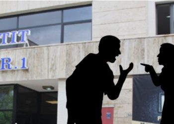 Tiranë/ Vajza e kryeplakut sherr me një djalë, shkojnë në polici