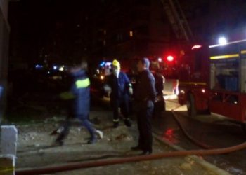 Zjarr në një lokal në Tiranë, preket dhe biznesi ngjitur