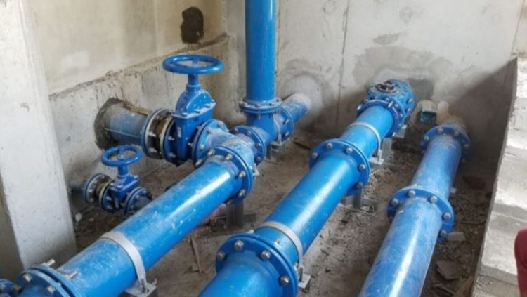 Defekt në tubacionin e Fushë Kuqes, disa fshatra pa ujë