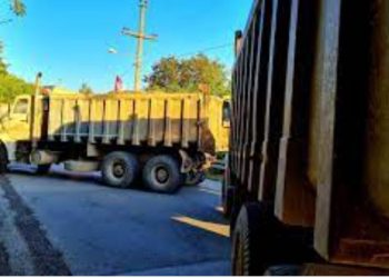 Nuk tërhiqen serbët, vënë një tjetër barrikadë në veri të Kosovës