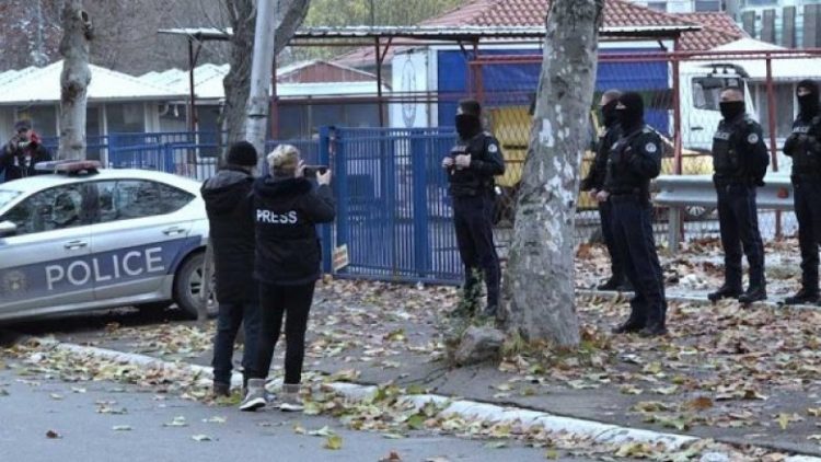 Bandat serbe sulmojnë Policinë e Kosovës, u detyruan të…