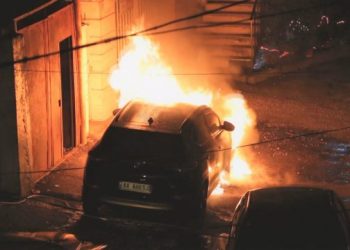 I vihet zjarr një garazhi në Elbasan, digjen disa makina luksoze