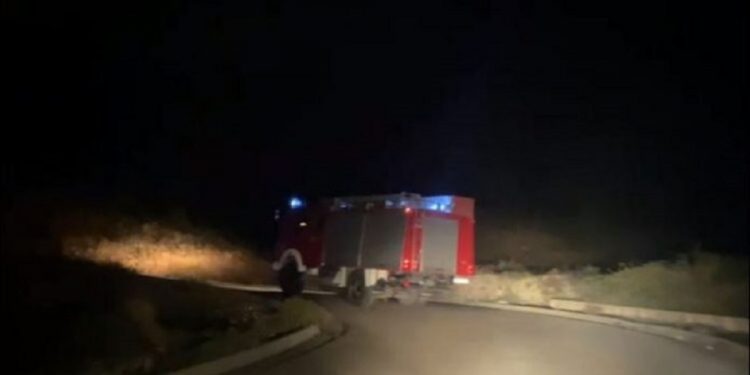 Merr flakë kutia e shpërndarjes së energjisë në një pallat