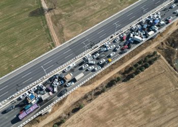 Kamioni përplaset me kortezhin e funeralit, 19 të vdekur