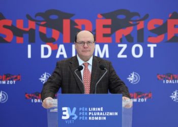 ‘Aktivisti’, PD: Administrata detyrohet t’i japë ‘like’ Ramës