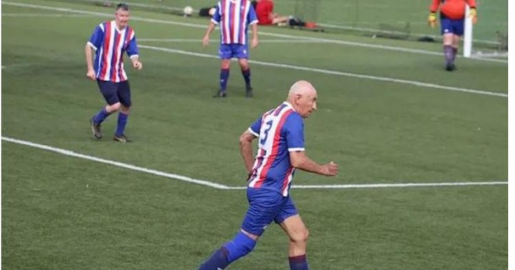Australiani 79-vjeçar shpallet futbollisti më i vjetër në botë
