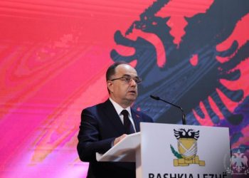 “Ndaloni shqiptarët”, Begaj-ministrit britanik: Të mos zgjidhin…