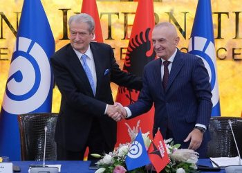 Meta shkon në selinë e PD