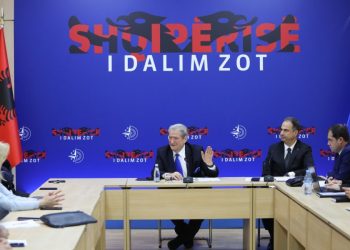 Skandali i çarterit/ Berisha: Rama do hetohet