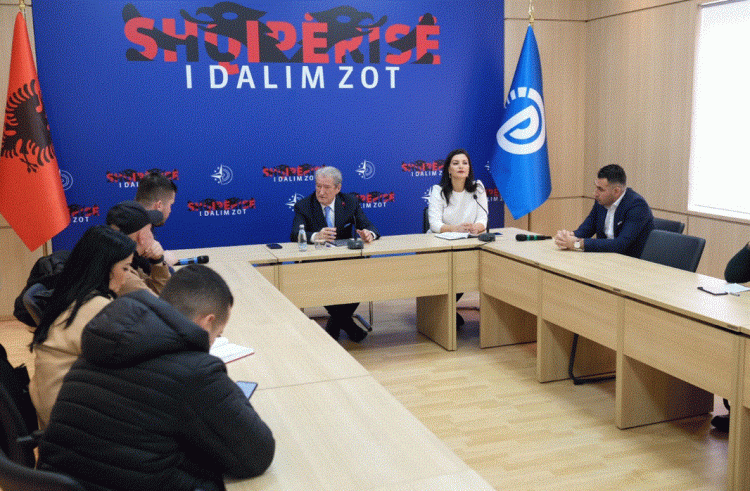 ‘Qytetarët do mbushin sheshin’, Berisha flet për datën e protestës