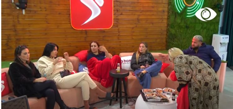 VIDEO/ “Femër dyfytyrëshe”, përplasje e fortë mes Efit dhe Oltës