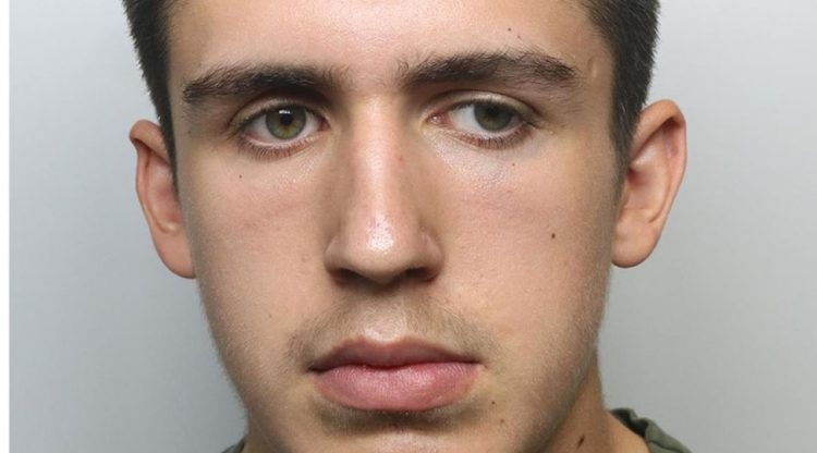 Nxiti vrasësin të ekzekutojë 10 zezakë, adoleshenti dënohet 11 vjet