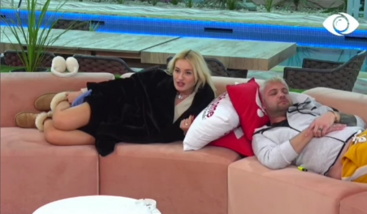 “Vetëm qaja”, Dea Mishel tregon problemet që kishte me ankthin