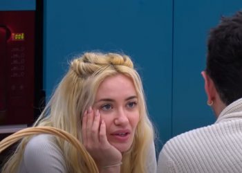 VIDEO/ Dea shtang prezantuesin: U mbyta duke ngrënë kastravec