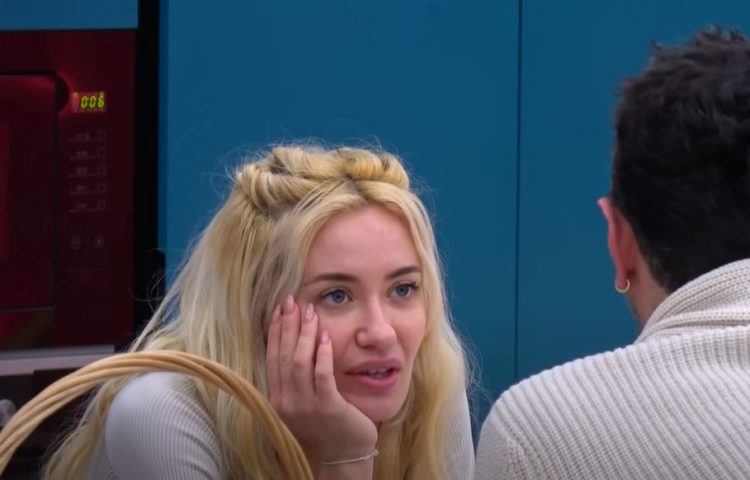 VIDEO/ Dea shtang prezantuesin: U mbyta duke ngrënë kastravec