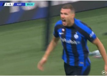 VIDEO/ Shpërthen festa, Dzeko shënon ndaj Napolit