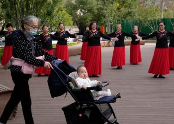 Kina shënon uljen e parë të popullsisë në dekada