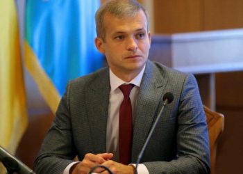 Mori ryshfet 400 mijë dollarë, arrestohet zëvendësministri