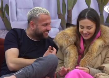 VIDEO/ “Të dua shumë”, Luizi ngacmon Kiarën