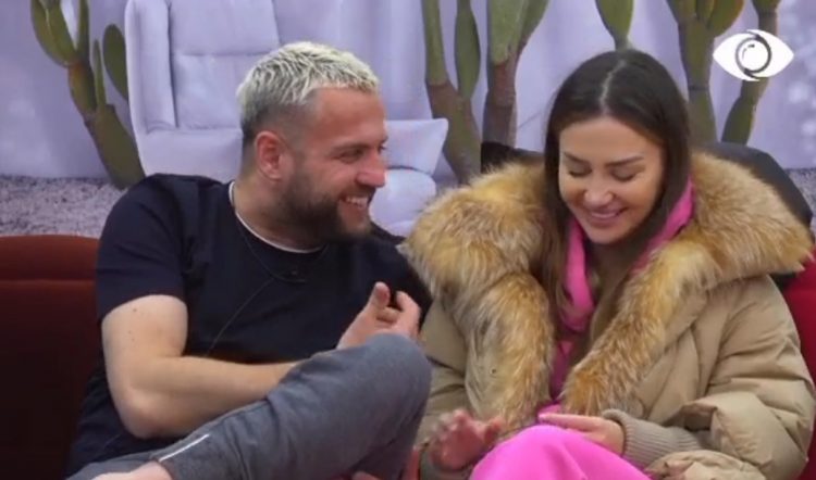 VIDEO/ “Të dua shumë”, Luizi ngacmon Kiarën