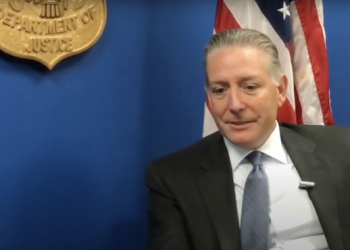 Skandal, McGonigal kishte mashtruar familjen e të dashurës