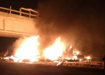 Shpërthen në flakë autobusi, 40 pasagjerët digjen të gjallë