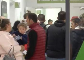 Dyndje pacientësh në pediatrinë e QSUT, Prindërit: Skandal