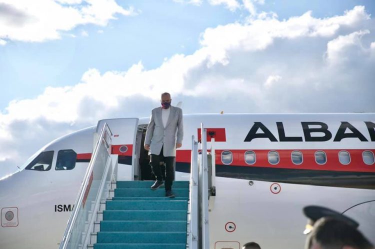 PS rrëzon hetimin parlamentar për fluturimet e Ramës me çarter