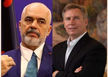 Skandali, ish-agjenti tjetër i FBI-së mori kontratë nga qeveria