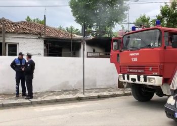 Digjet banesa në Fier, rrezikohen dhe shtëpitë përreth