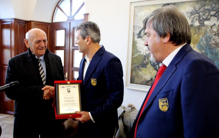 FSHF nderon mjekun e njohur shkodran, Zyhdi Çoba në 80-vjetorin e tij të lindjes