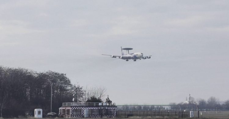 NATO avionë monitorues në Rumani për të “spiunuar” Putinin