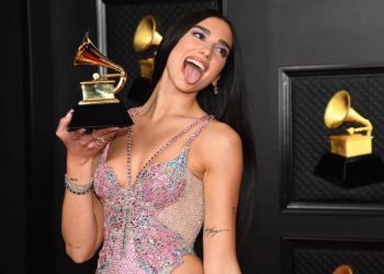 “Dua Lipa po ndërton rezidencën miliona dollarëshe në Shqipëri”