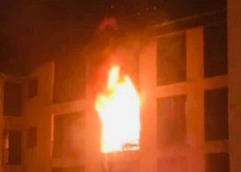 Zjarr në pallatin e rindërtuar pas tërmetit në Lezhë