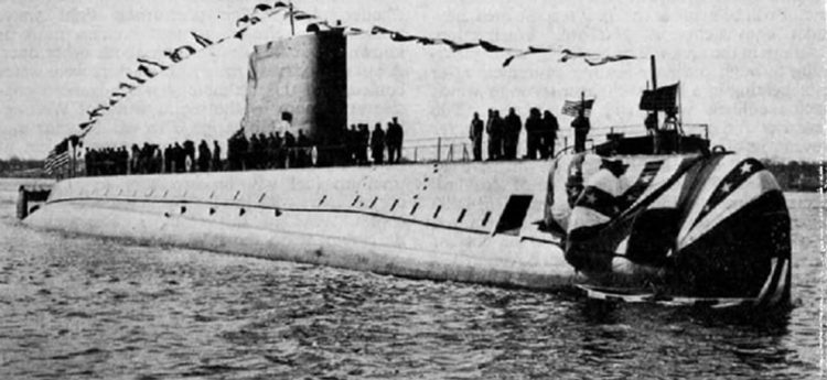 69 vite nga lundrimi i nëndetëses së parë