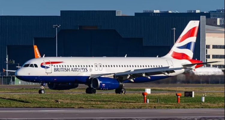 Piloti merr në telefon policinë: E kam stjuardesën të droguar