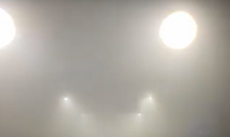 Mjegulla ‘pushton’ Qafë Thanën, vështirësohet qarkullimi