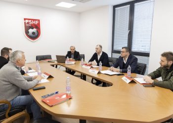 Kupat e Europës, Shulku thërret në mbledhje Tiranën e Partizanin